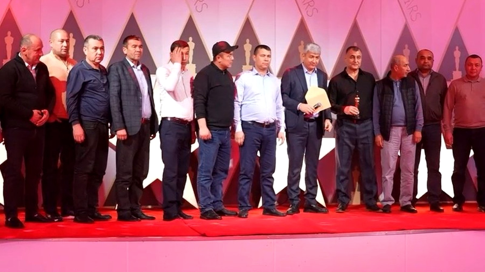 Полевой запуск POSM для сети точек: что KPI говорят о реальном контакте — Besson Agency