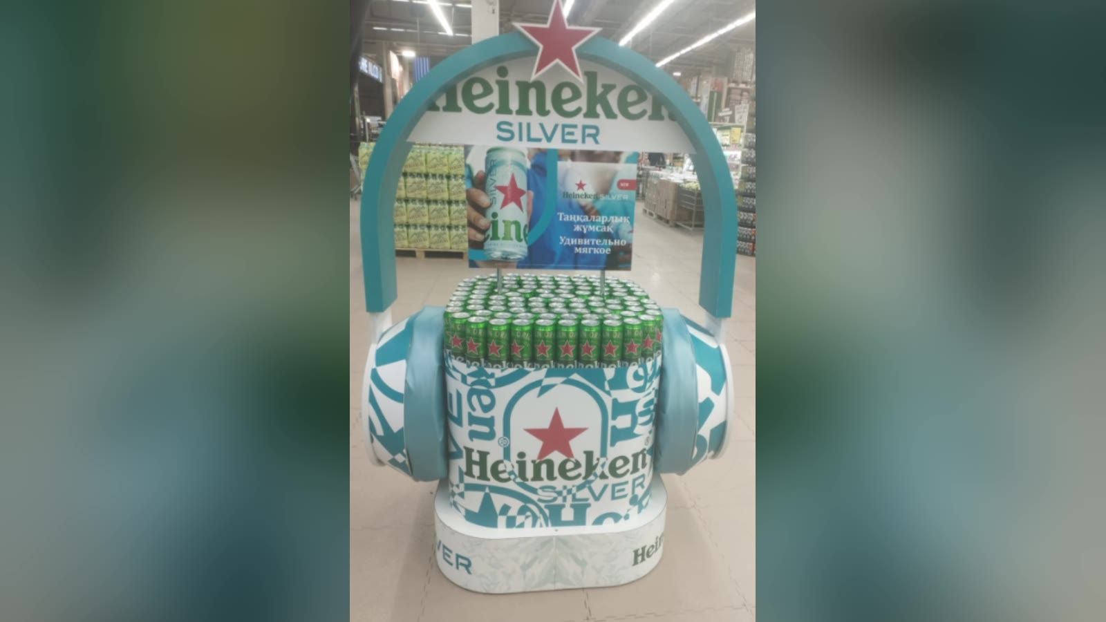 Heineken: брендированный retail-дисплей